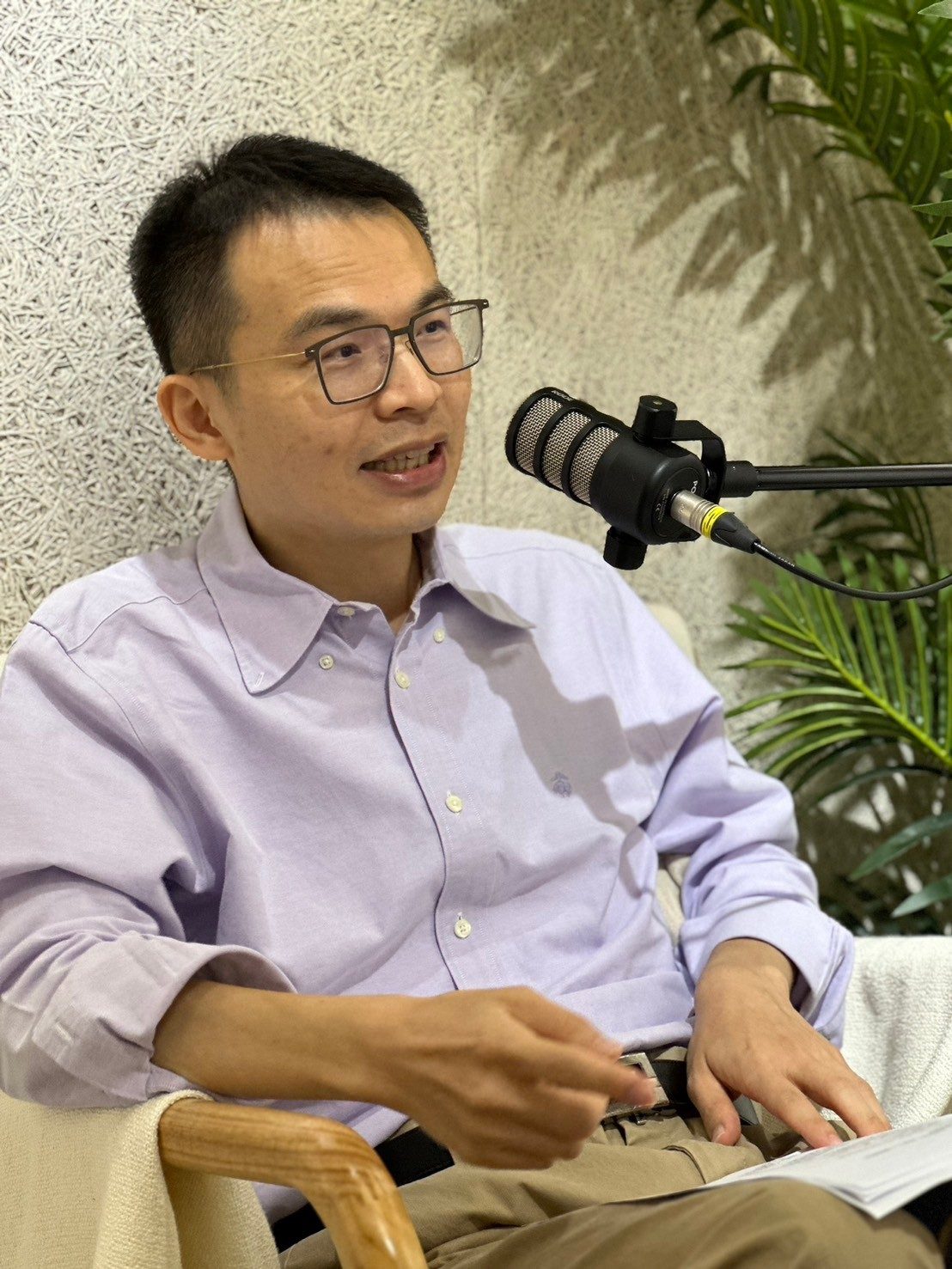 陳衍任於 Podcast 錄音現場